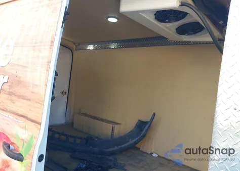 2018 Ford Transit-250 z USA, uszkodzony, nr VIN 1FTYR2CM4JKA71467